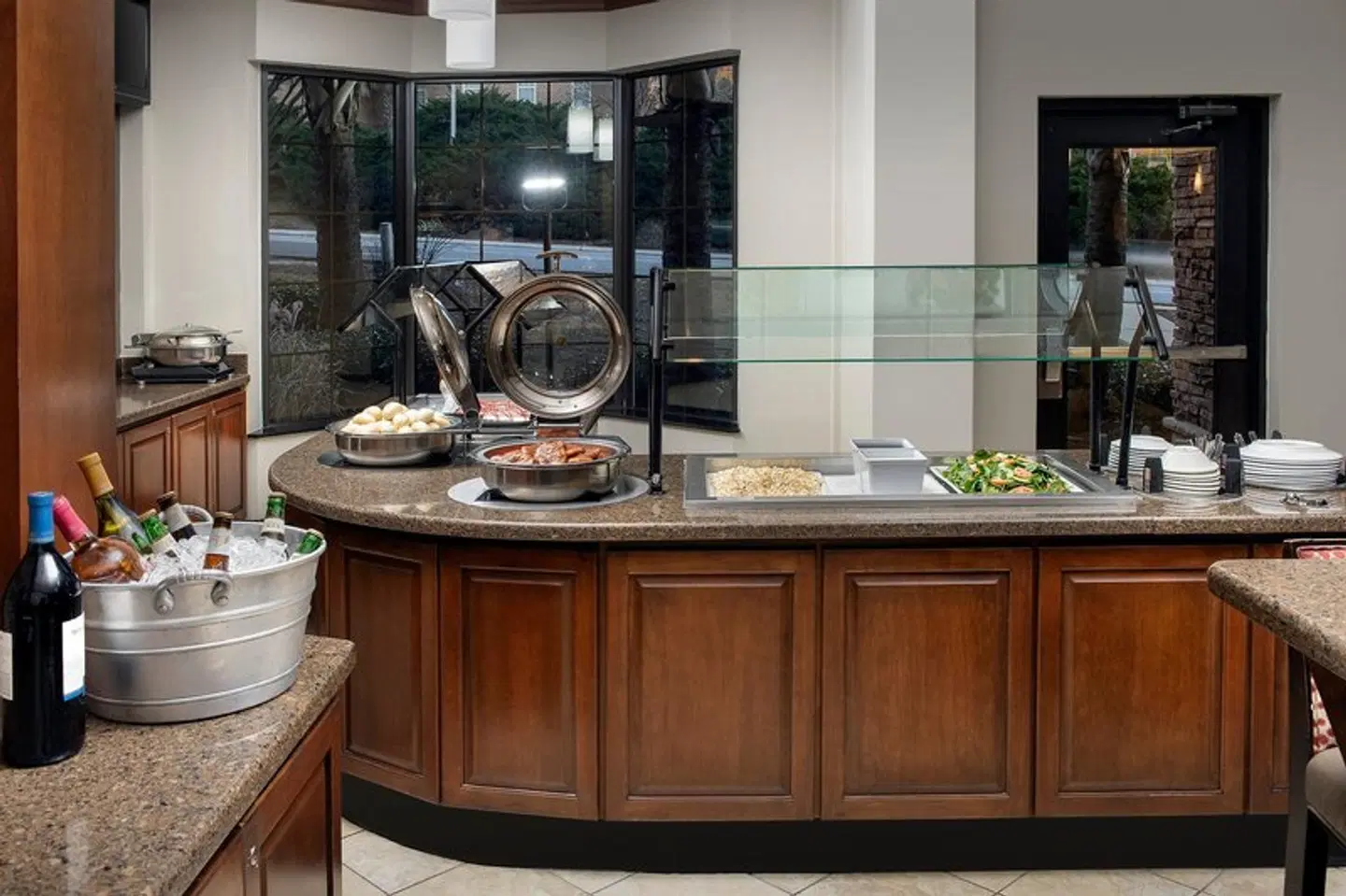 Staybridge Suites Columbia by IHG Restaurant