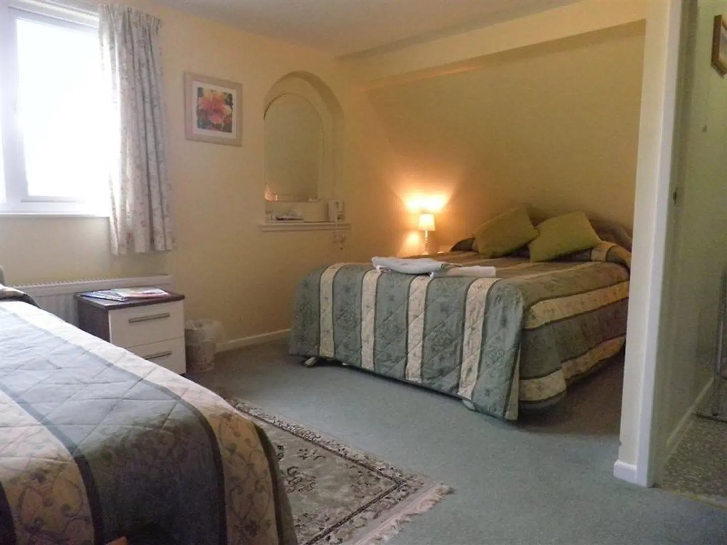Midway House ROOM_EXAMPLE