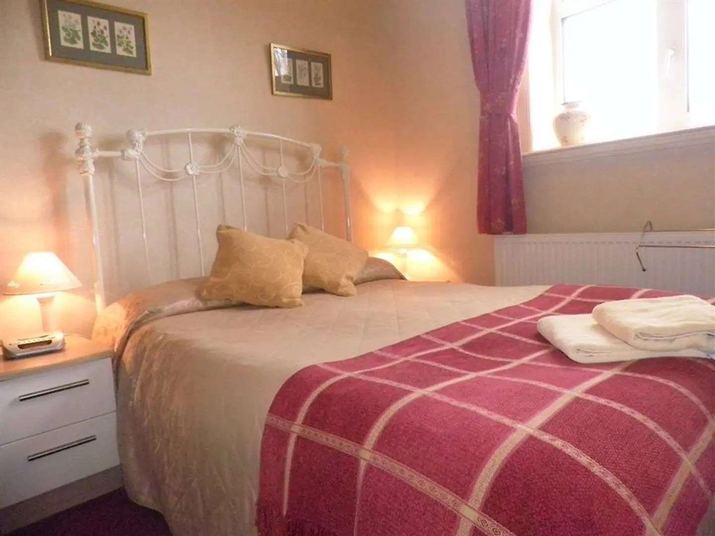 Midway House ROOM_EXAMPLE