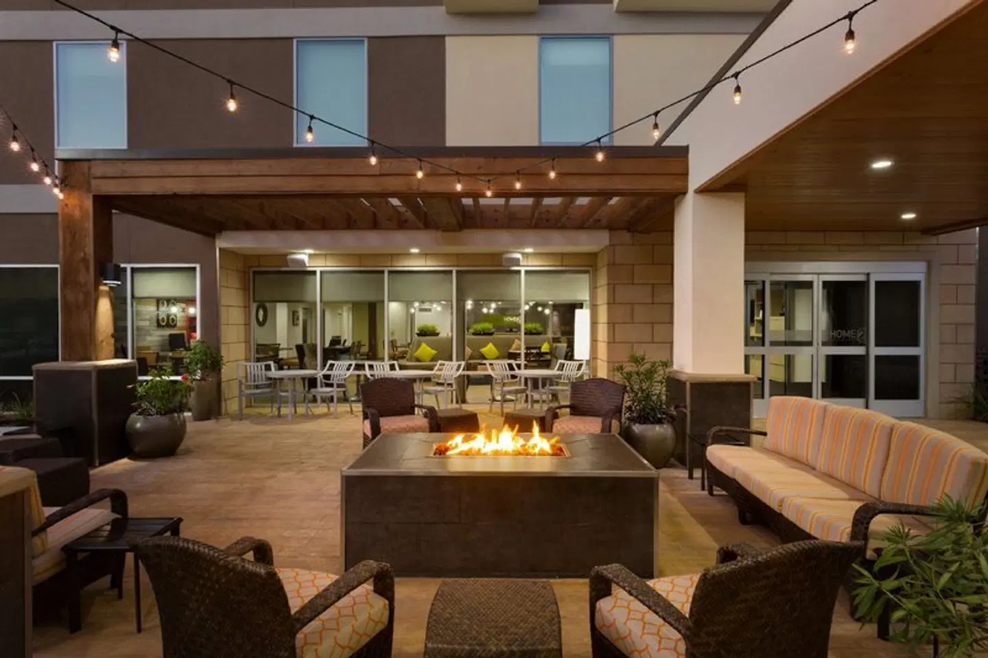 Home2 Suites by Hilton Shenandoah The Woodlands Terrasse