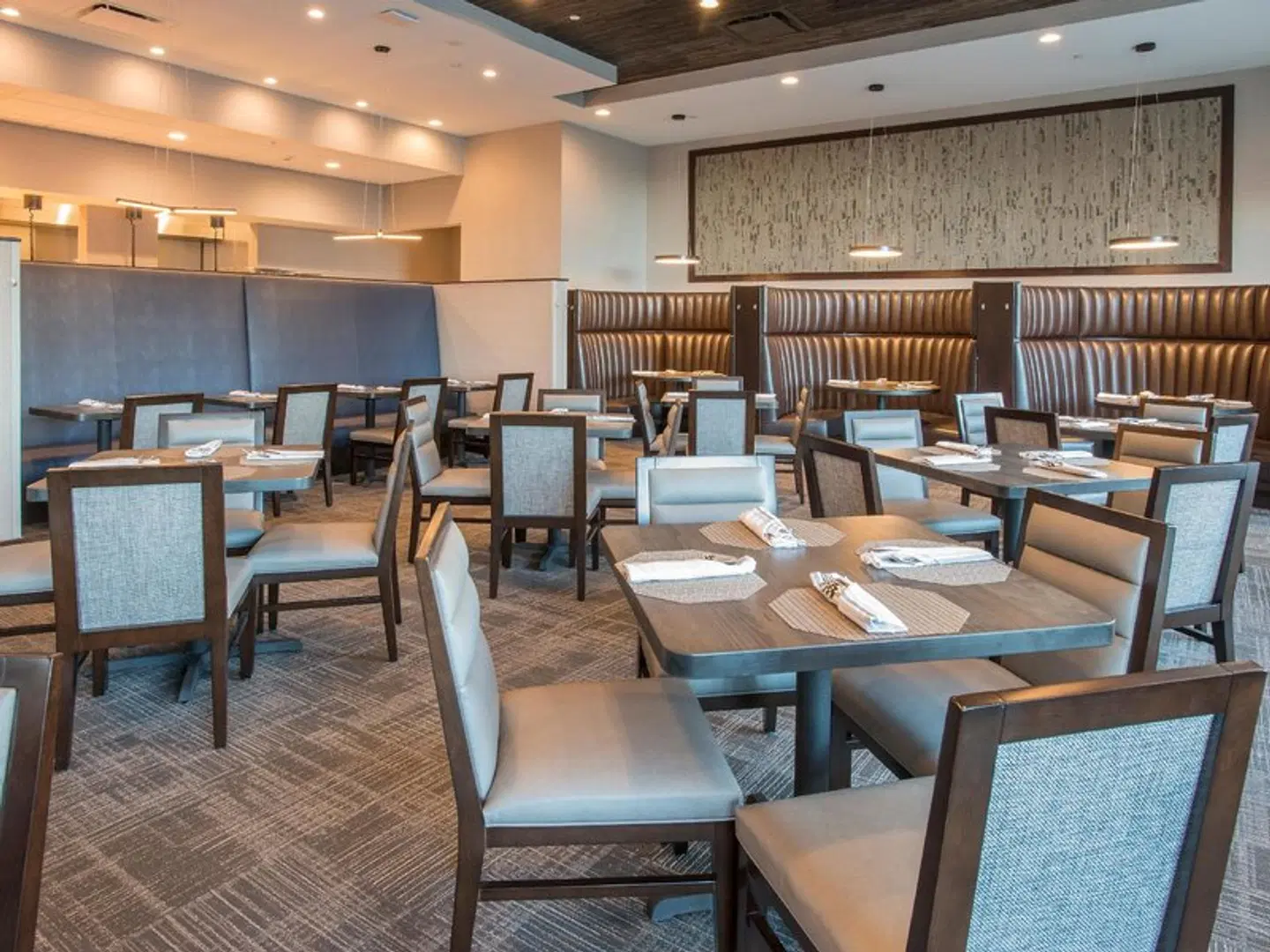 Holiday Inn & Suites Cincinnati Downtown Restaurant