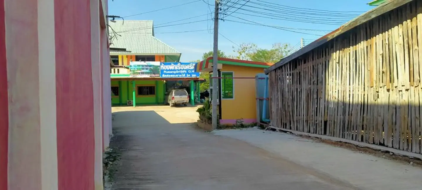 Rueangsrisiri Guesthouse 2 EXTERIOR