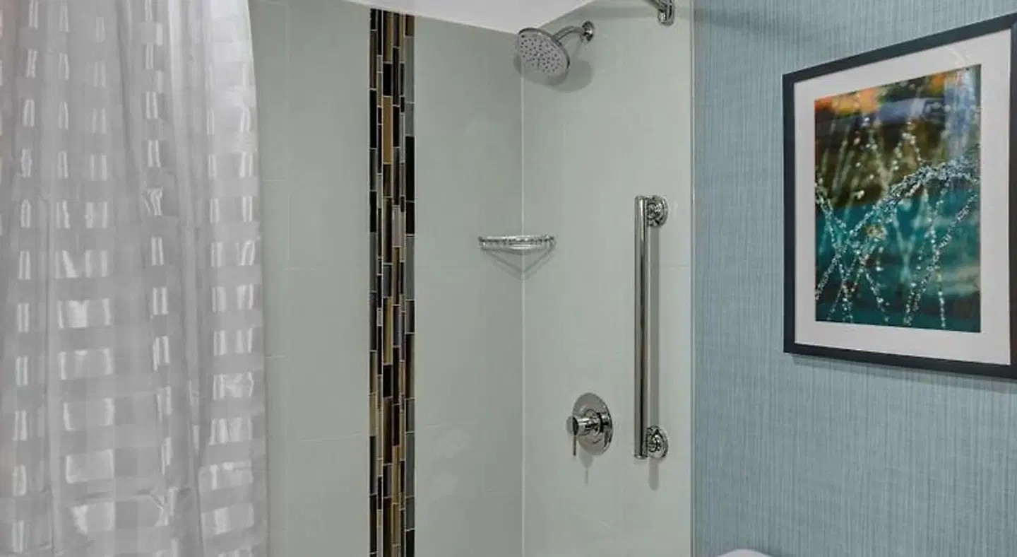 Hyatt Place Chicago/Itasca Badezimmer