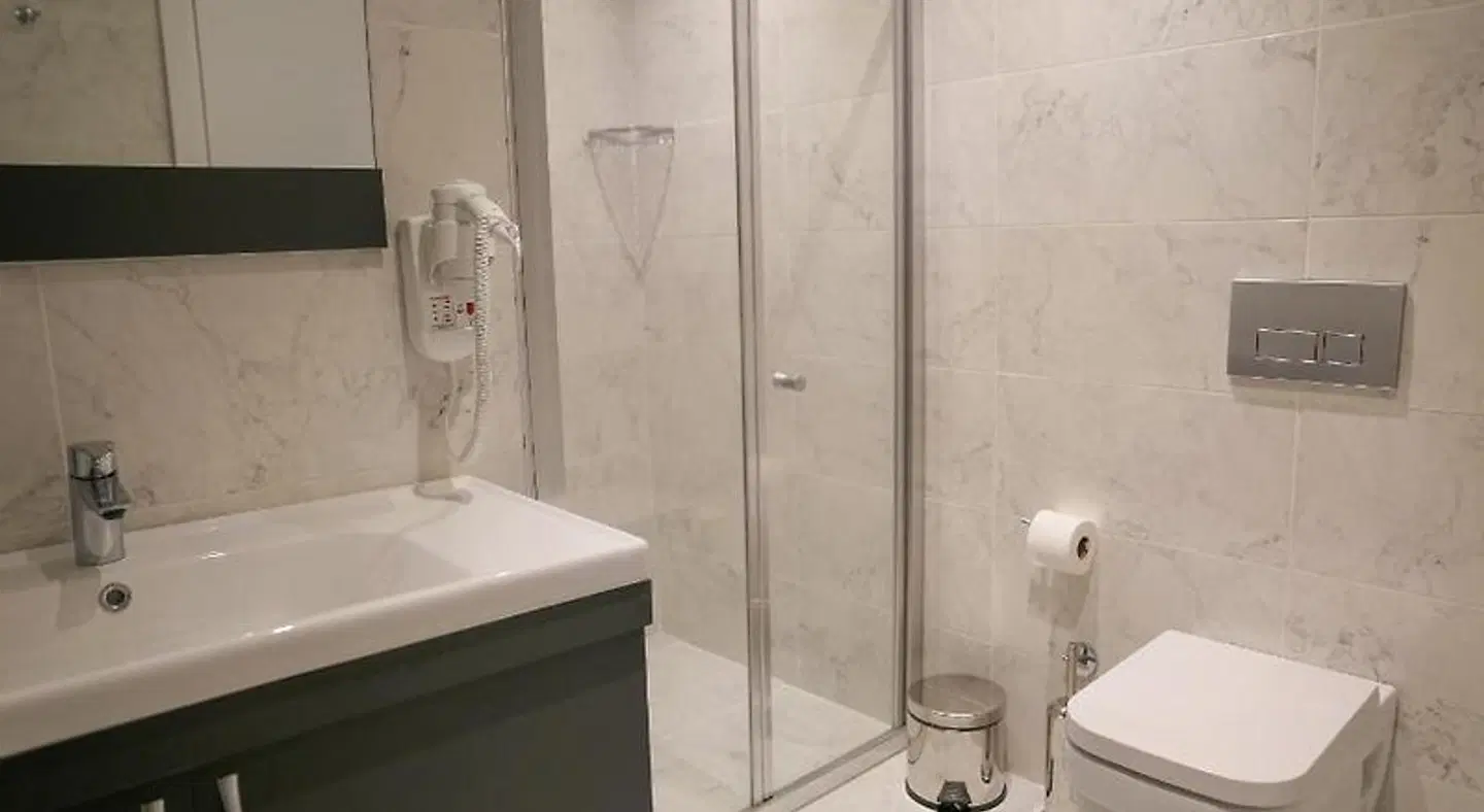 The Roomy Hotel Badezimmer