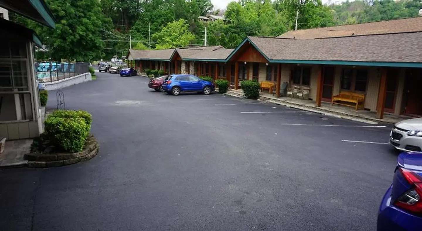 Marshall's Creek Rest Motel EXTERIOR