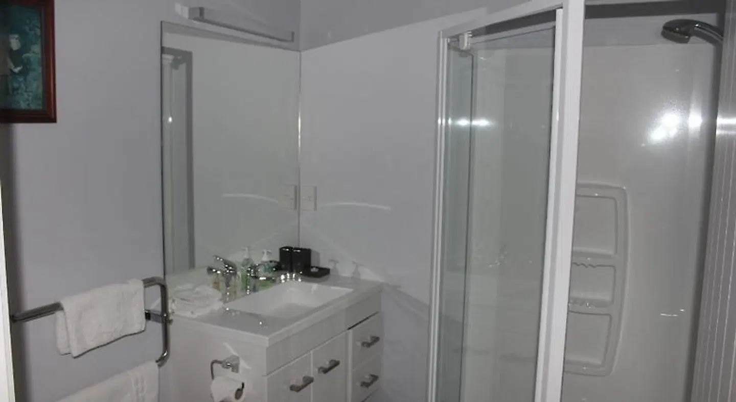 The Mackenzie Apartments Badezimmer