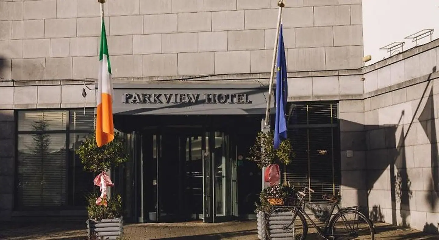 Parkview Hotel EXTERIOR