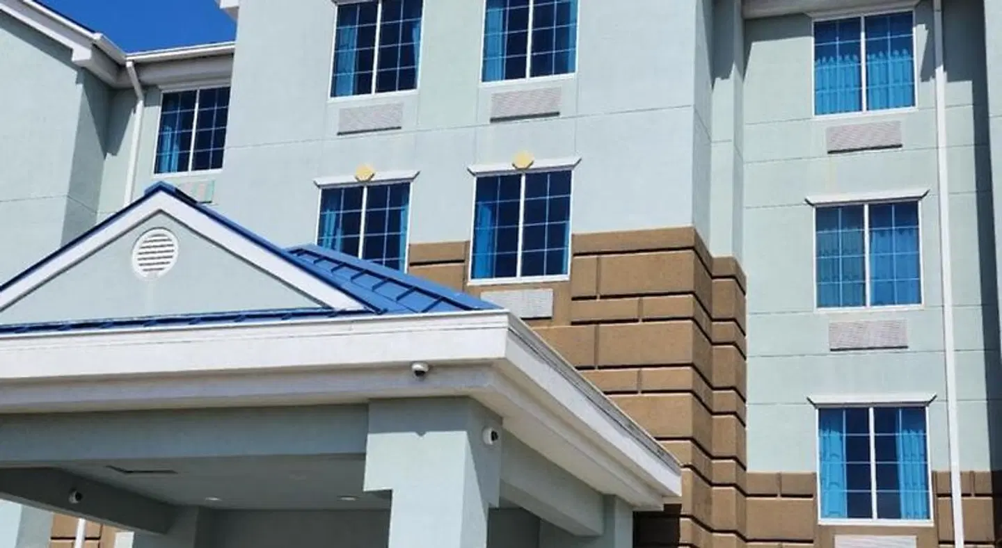 Comfort Suites New Orleans EXTERIOR