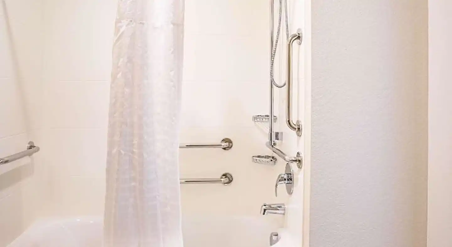 Comfort Inn & Suites Niagara Falls Badezimmer