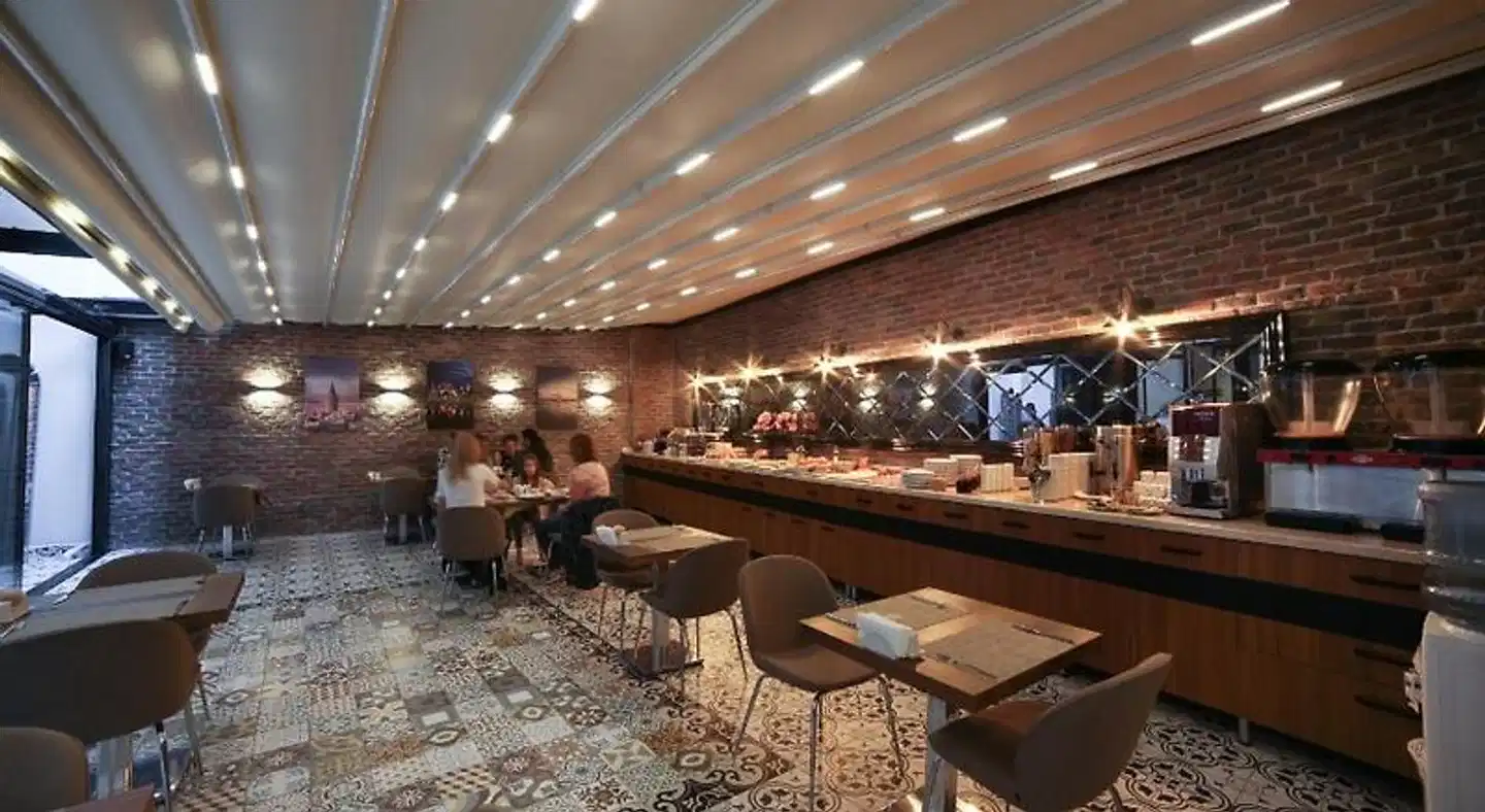 Pell Palace Hotel & SPA Bar