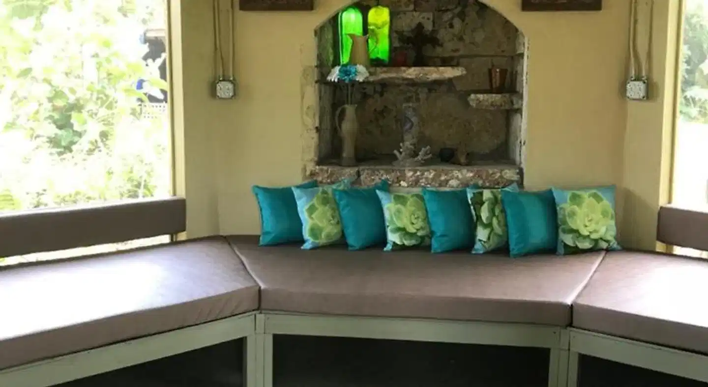 Hoosville Hostel Lobby