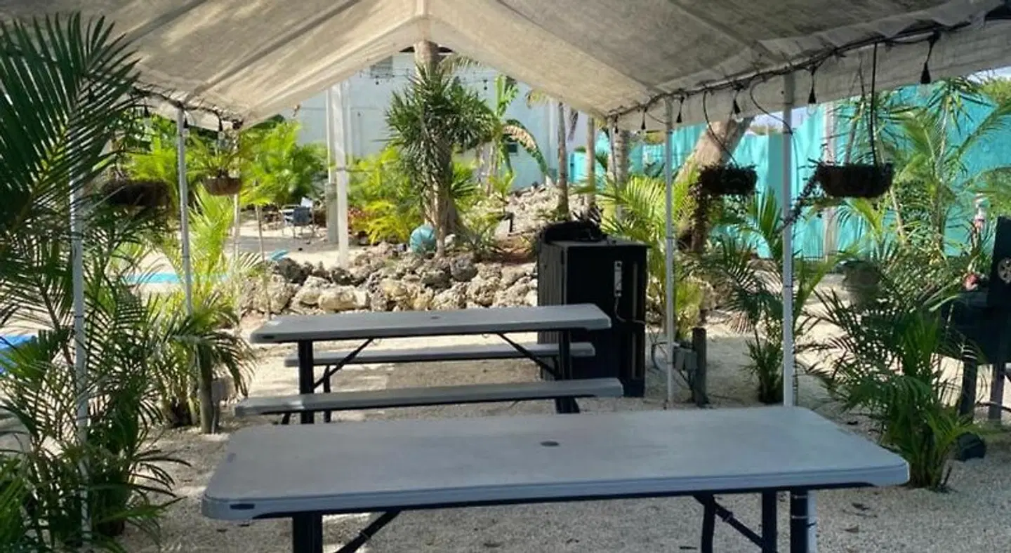 Hoosville Hostel Terrasse