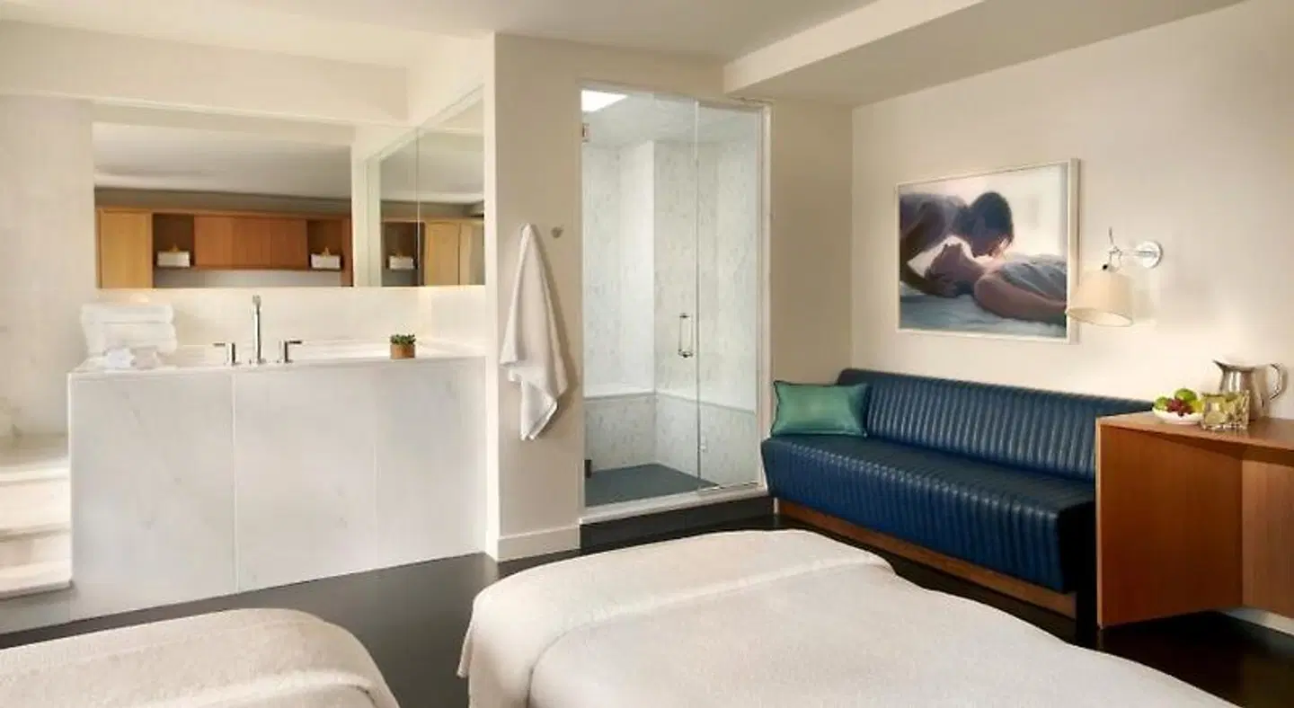21c Museum Hotel Cincinnati ROOM_EXAMPLE