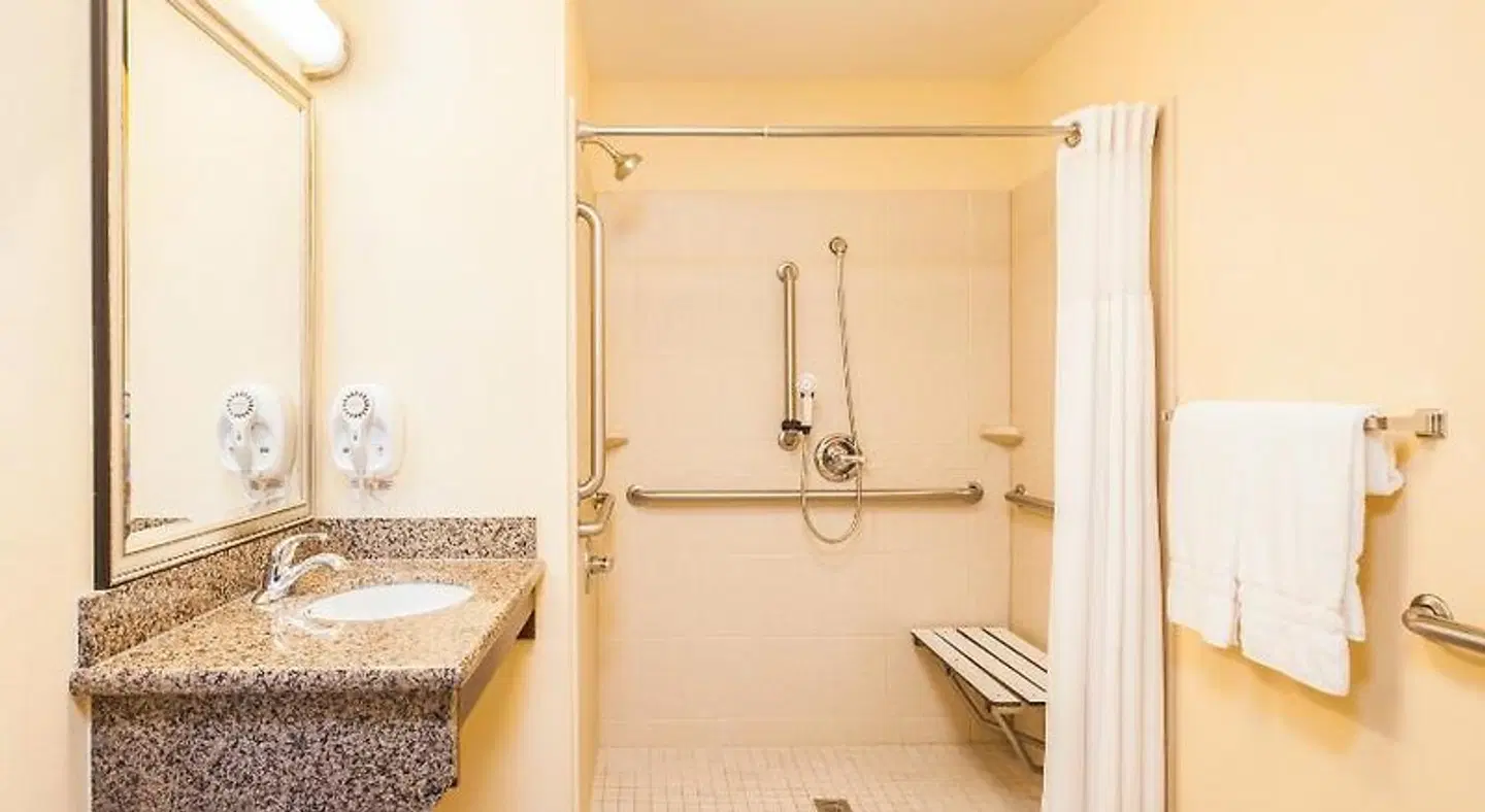 Staybridge Suites El Paso Airport Area by IHG Badezimmer