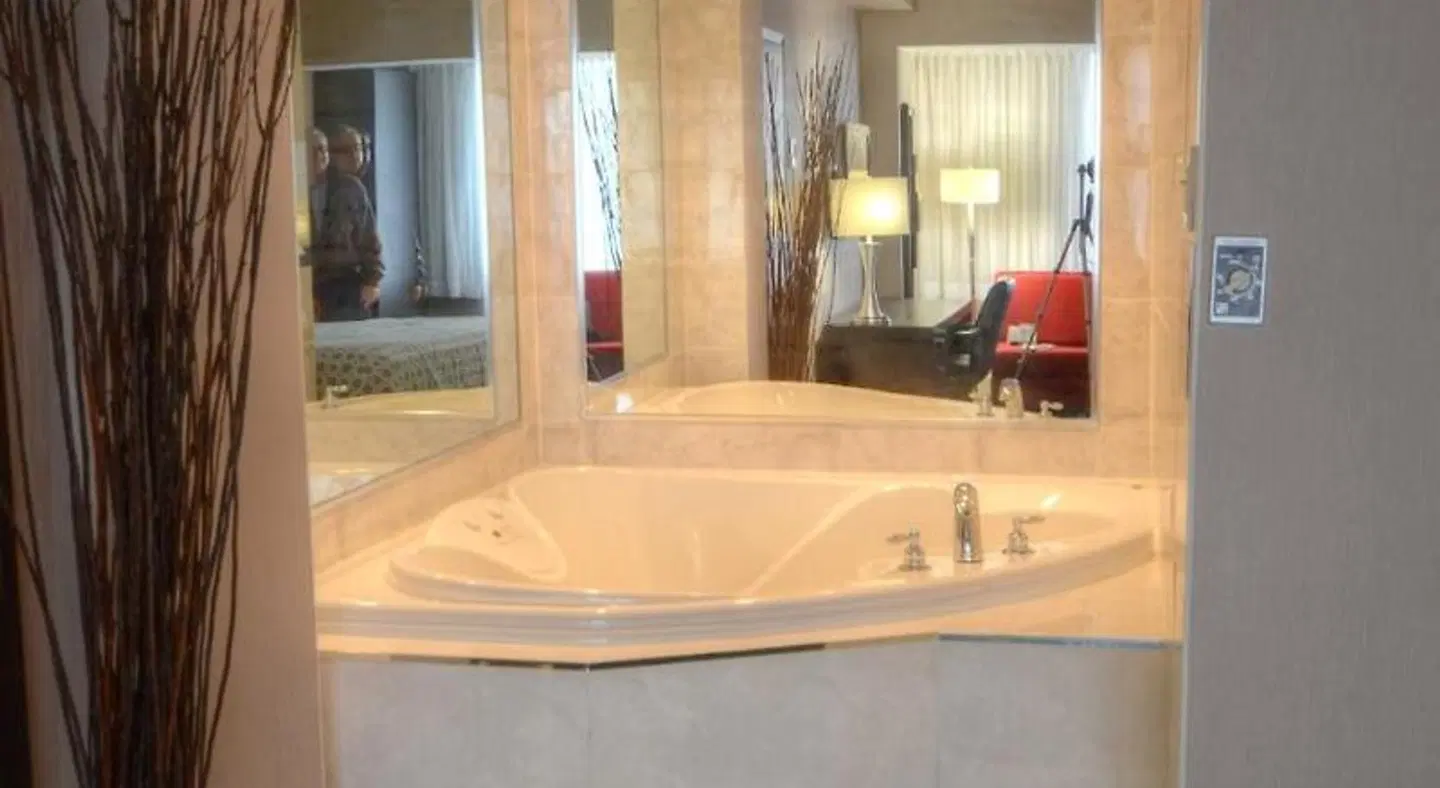 Armon Plaza Airport Montreal HEALTH_BEAUTY