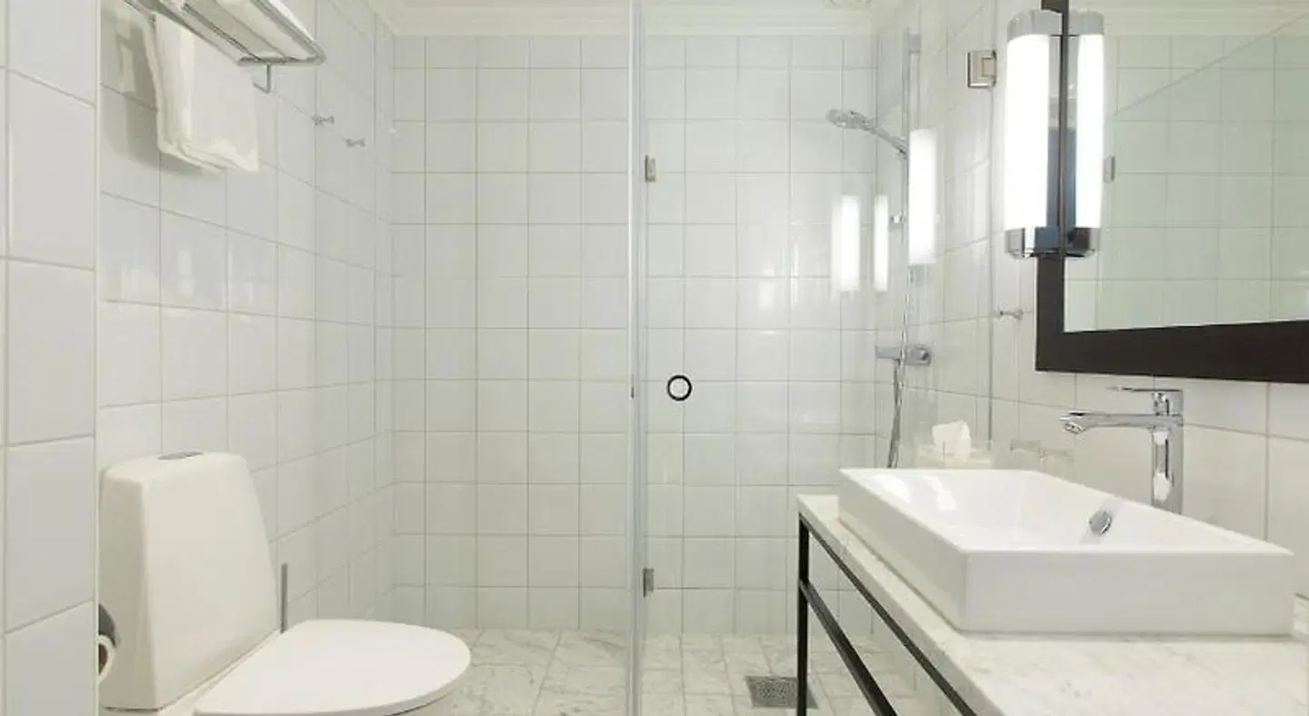 Elite Hotel Savoy Badezimmer