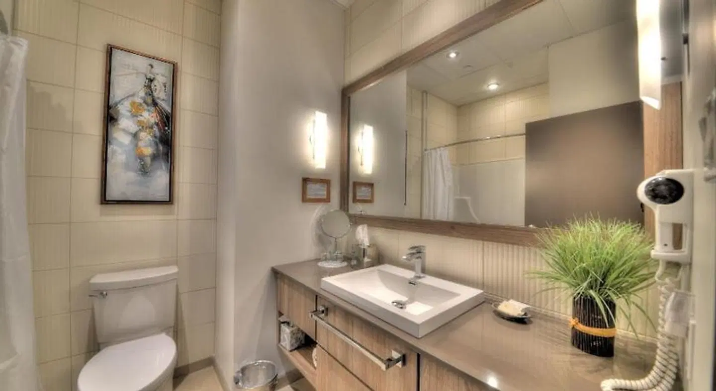 Hôtel Universel Rivière-du-Loup Badezimmer