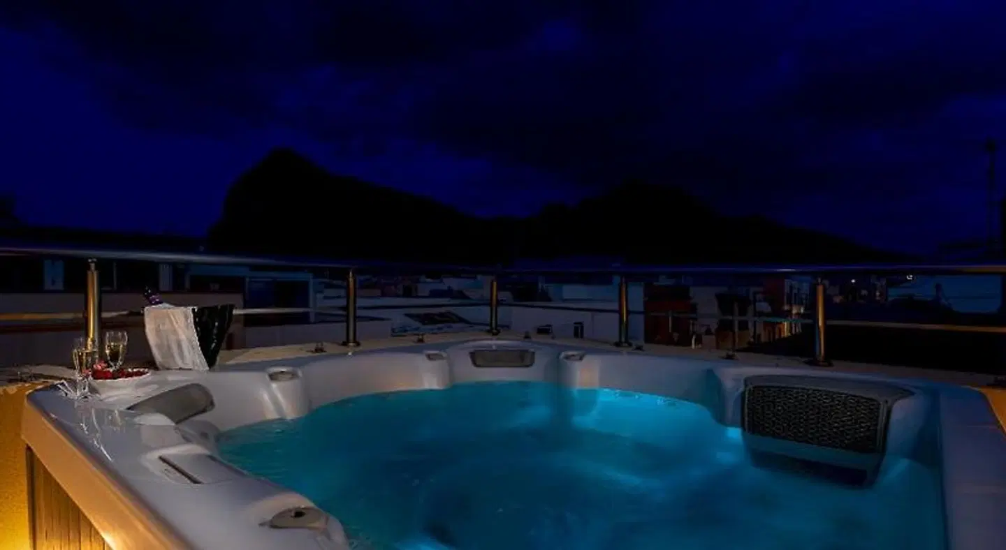 Ayres Del Mar OUTDOOR_POOL