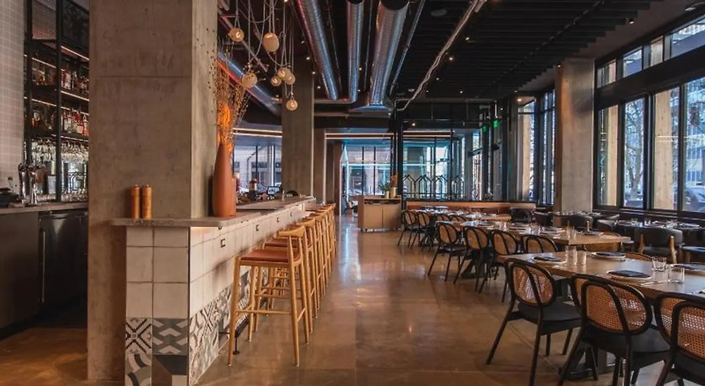 Hyatt Centric Downtown Portland Bar