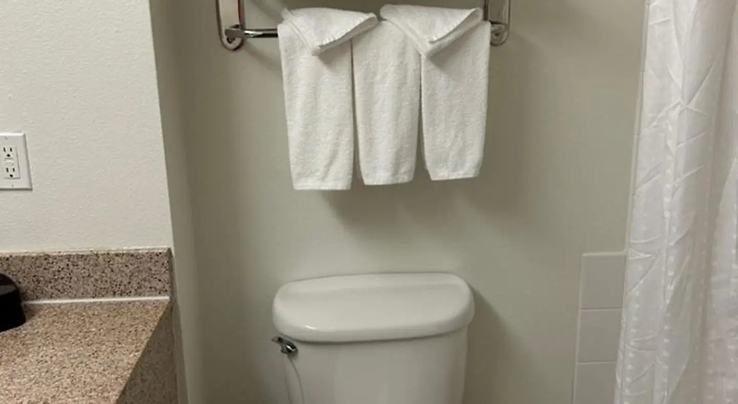 Ayres Hotel Barstow Badezimmer