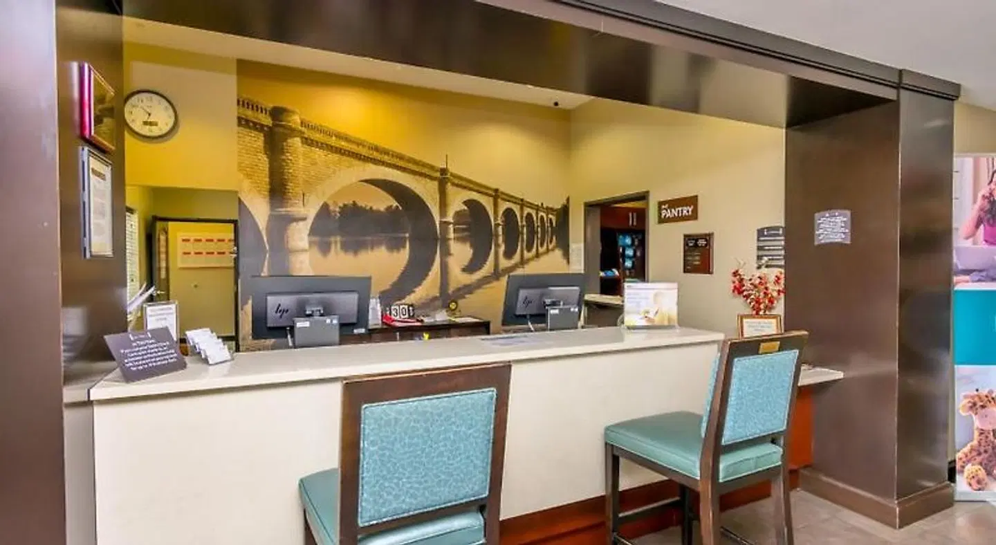 Staybridge Suites Houston IAH - Beltway 8 by IHG Bar