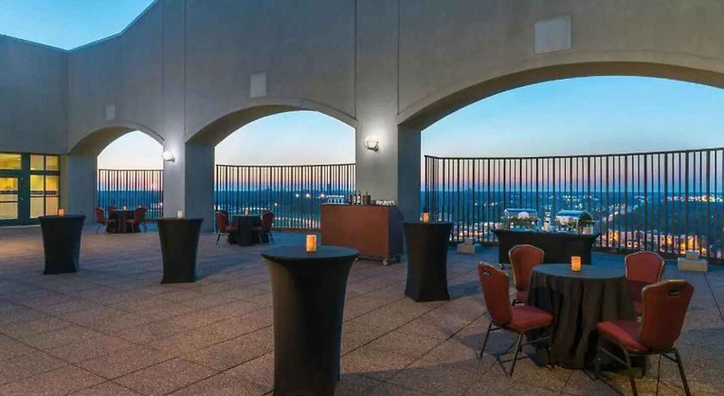 Crowne Plaza Hotel Springfield by IHG Terrasse