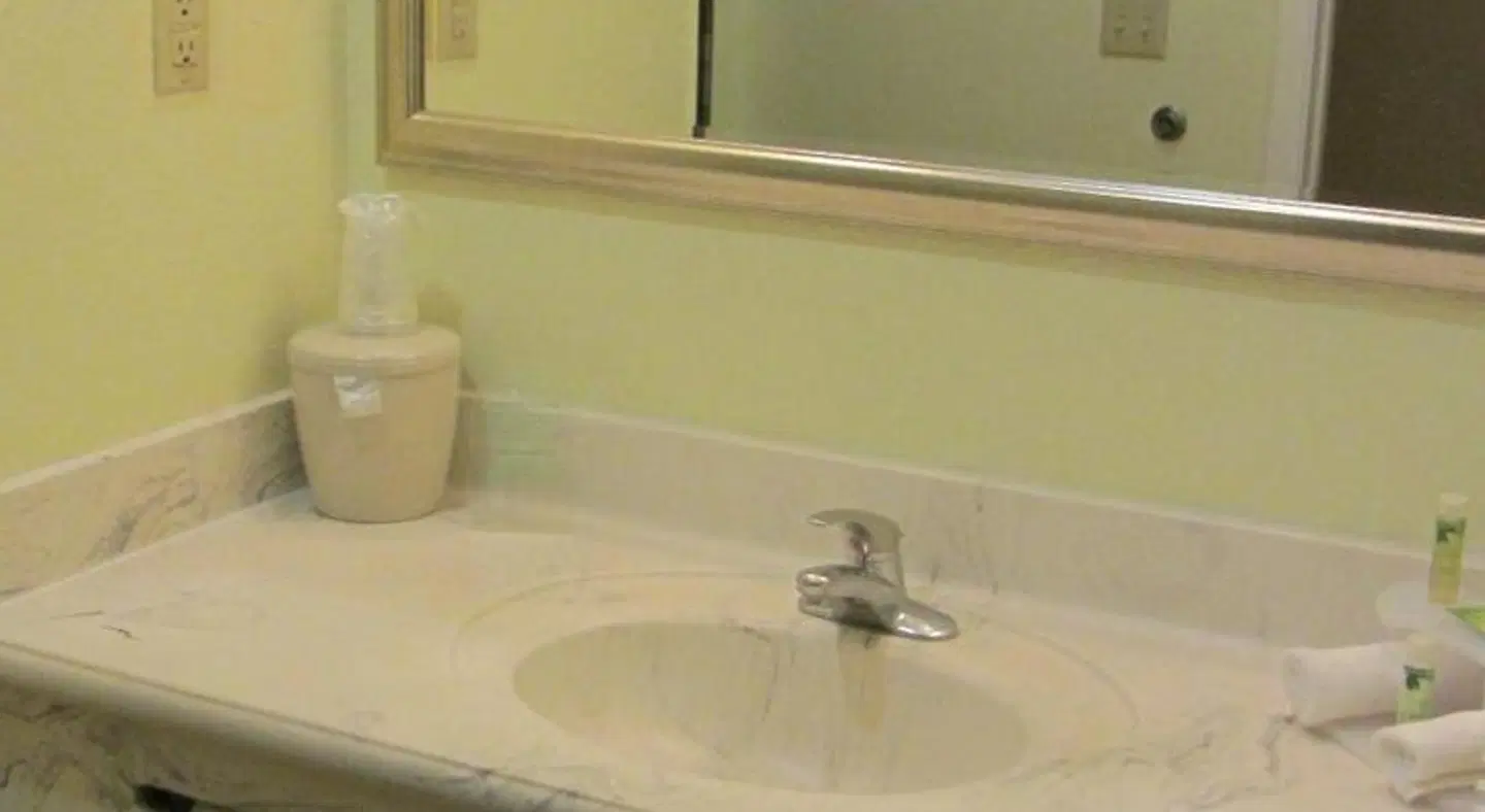 Holiday Inn Express & Suites Houston North Intercontinental by IHG Badezimmer