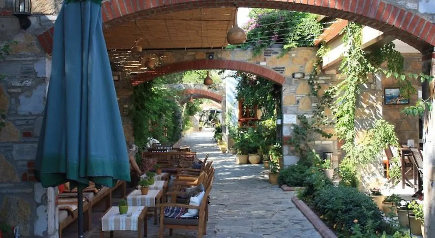 Toloman Hotel & Apartments Terrasse