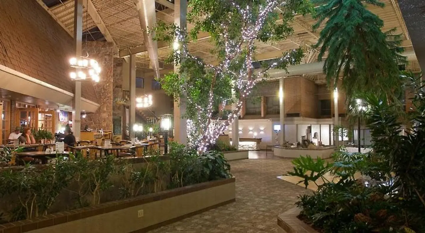 The Academy Hotel Colorado Springs LOUNGE_LOBBY
