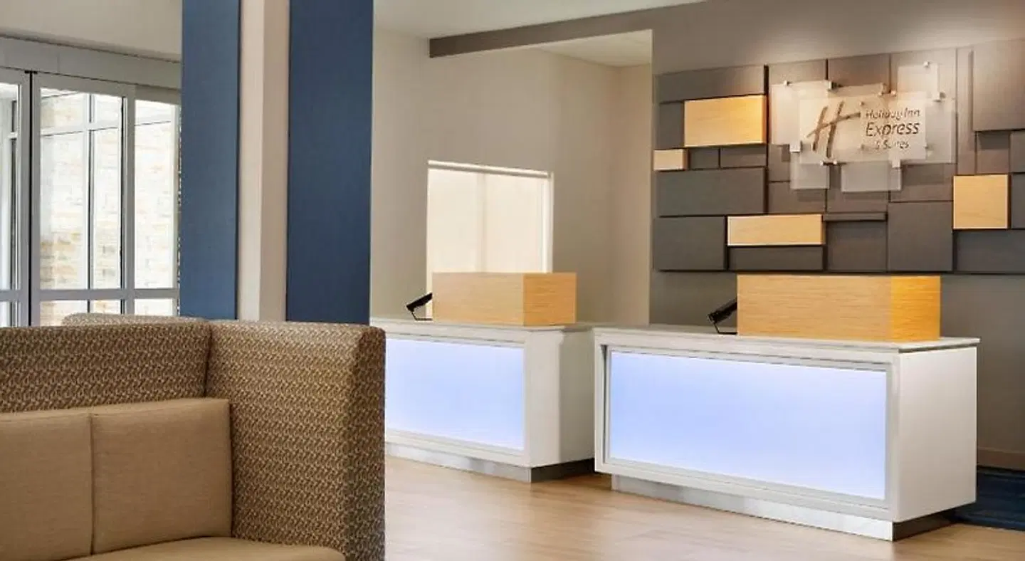 Holiday Inn Express & Suites McAllen - Medical Center Area by IHG ROOM_EXAMPLE