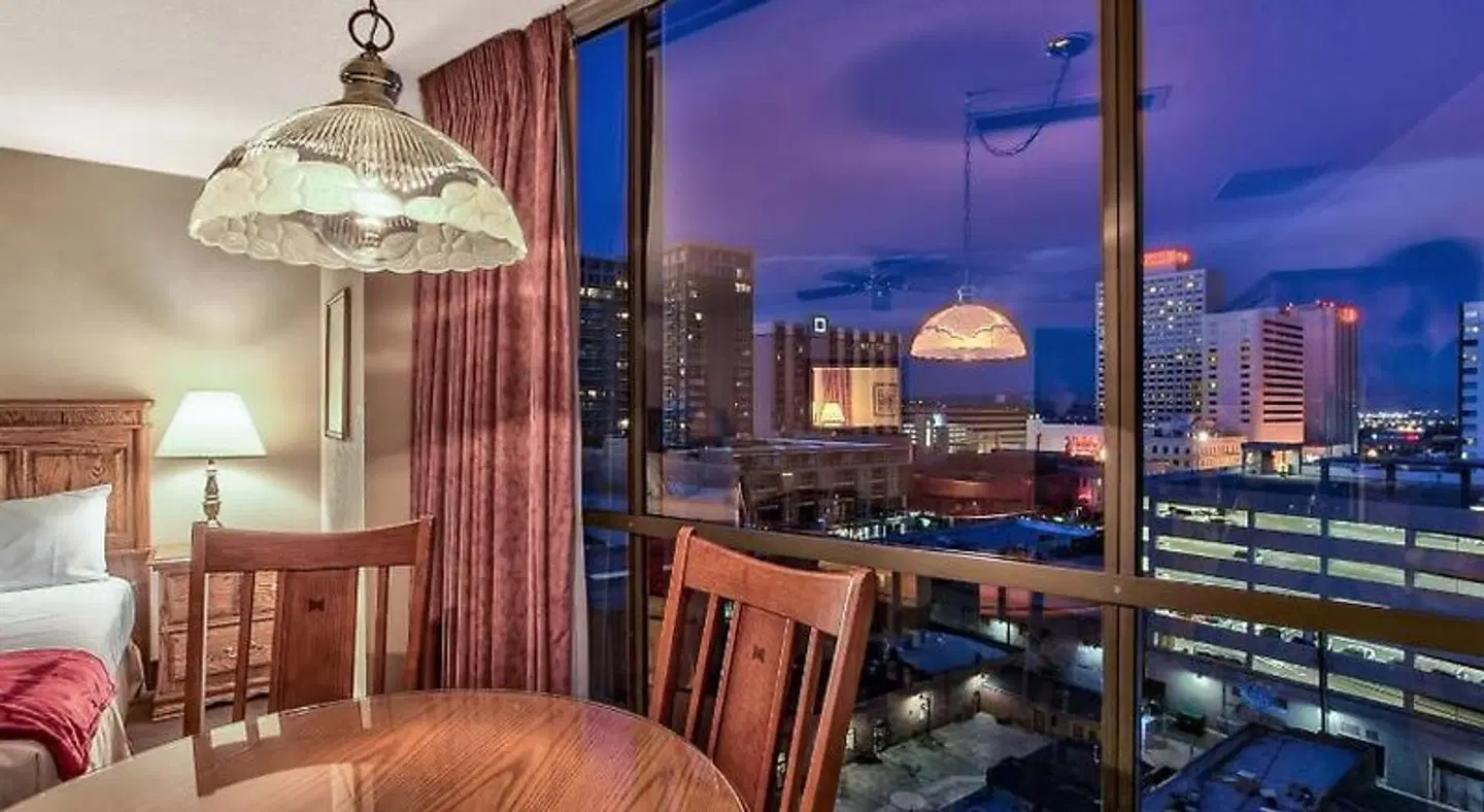 Plaza Resort Club Hotel Bar