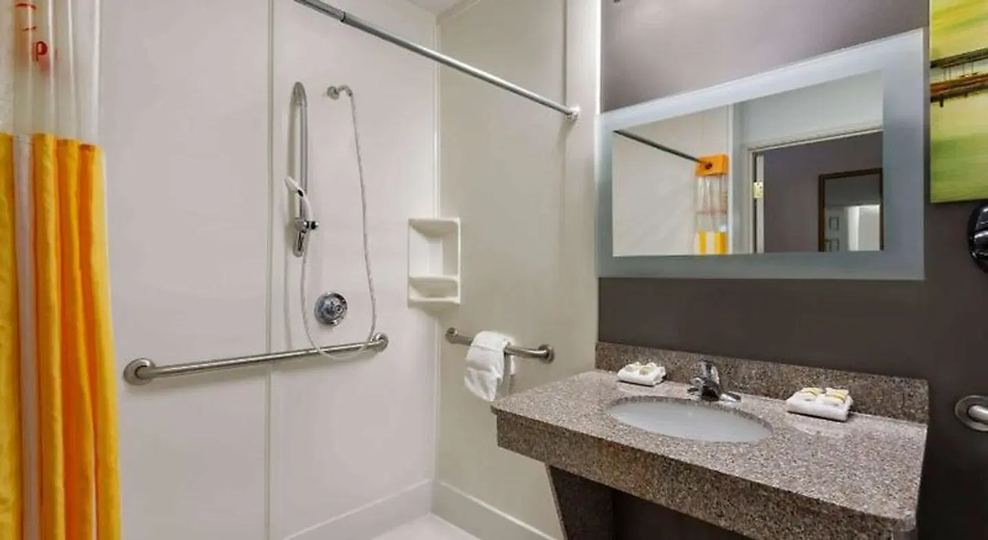 La Quinta Inn & Suites I-20 Longview South Badezimmer