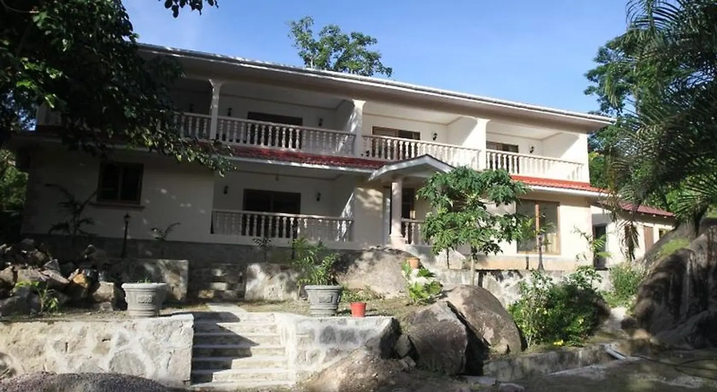 Forest Lodge EXTERIOR