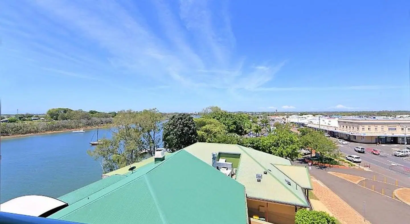 Burnett Riverside Motel OUTDOOR_POOL