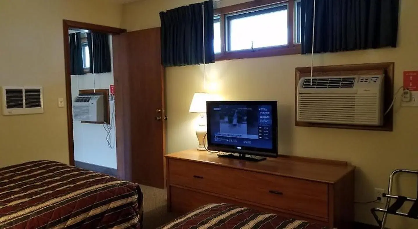 Black Hawk Motel ROOM_EXAMPLE