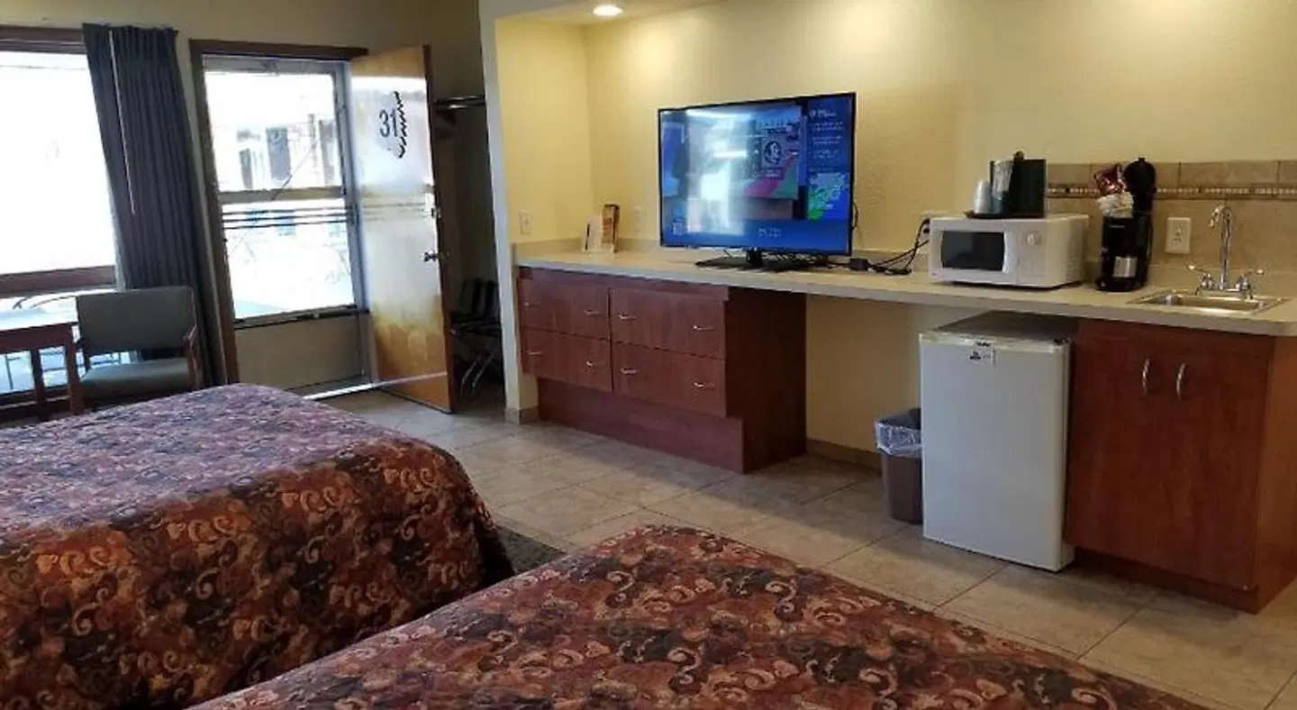 Black Hawk Motel ROOM_EXAMPLE