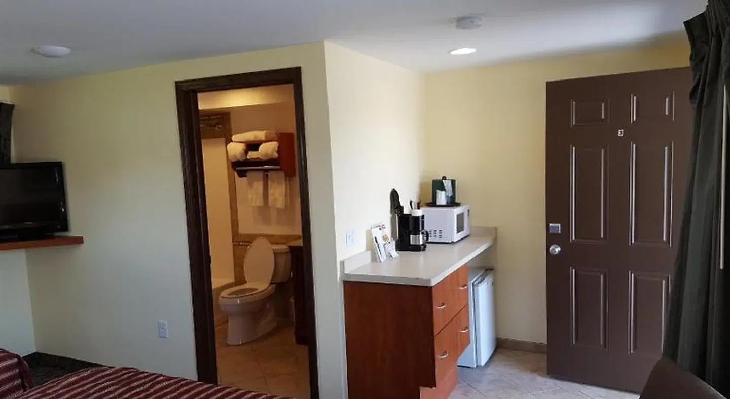 Black Hawk Motel ROOM_EXAMPLE