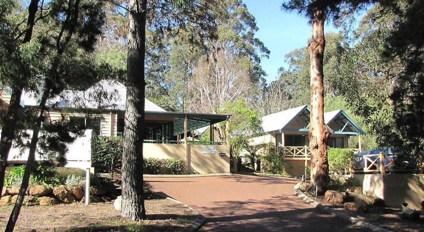 Heritage Trail Lodge EXTERIOR