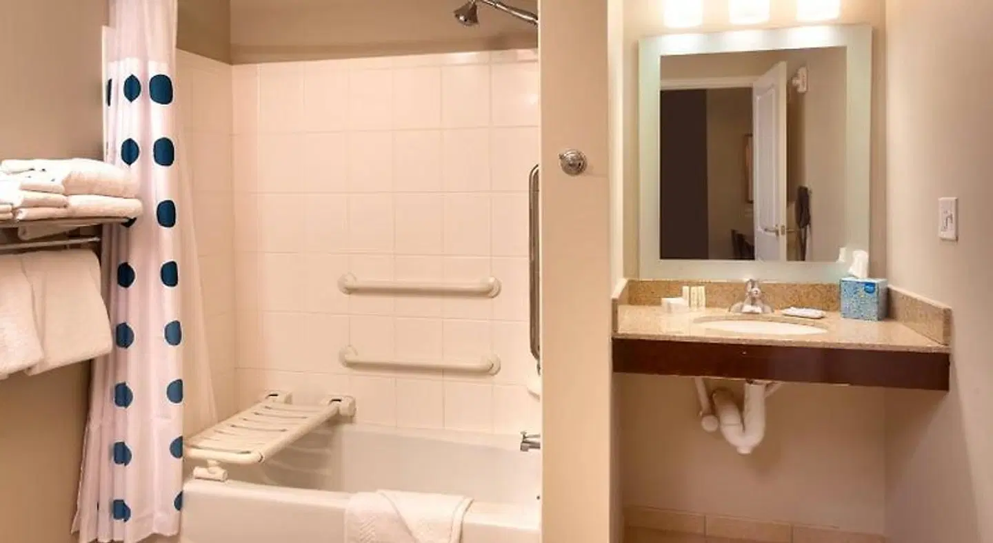 TownePlace Suites by Marriott Omaha West Badezimmer