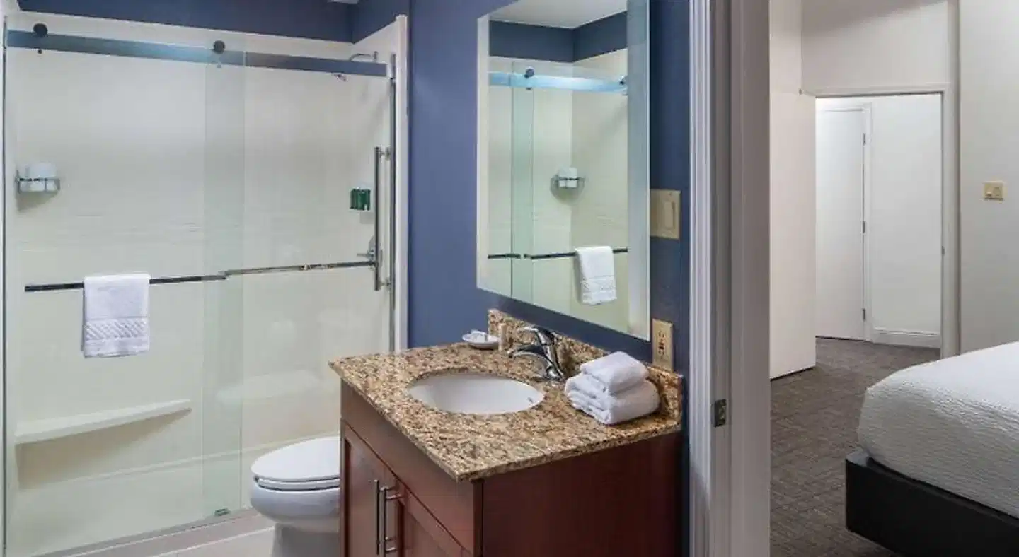 Sonesta ES Suites New Orleans Convention Center Badezimmer