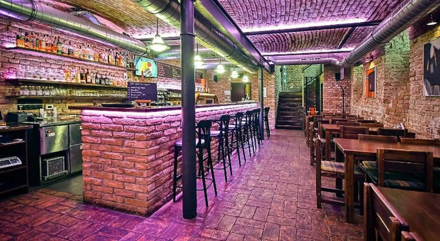 eFi Hotel Bar
