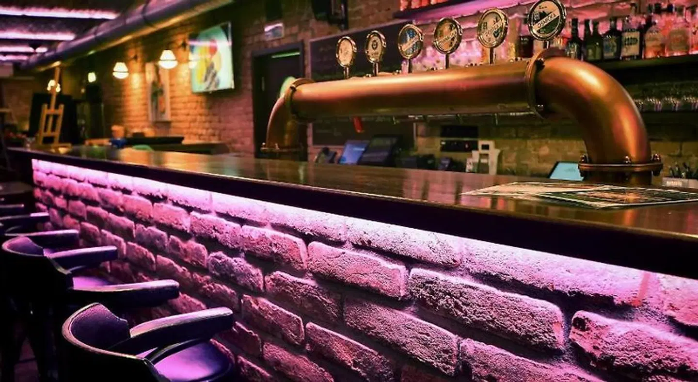 eFi Hotel Bar
