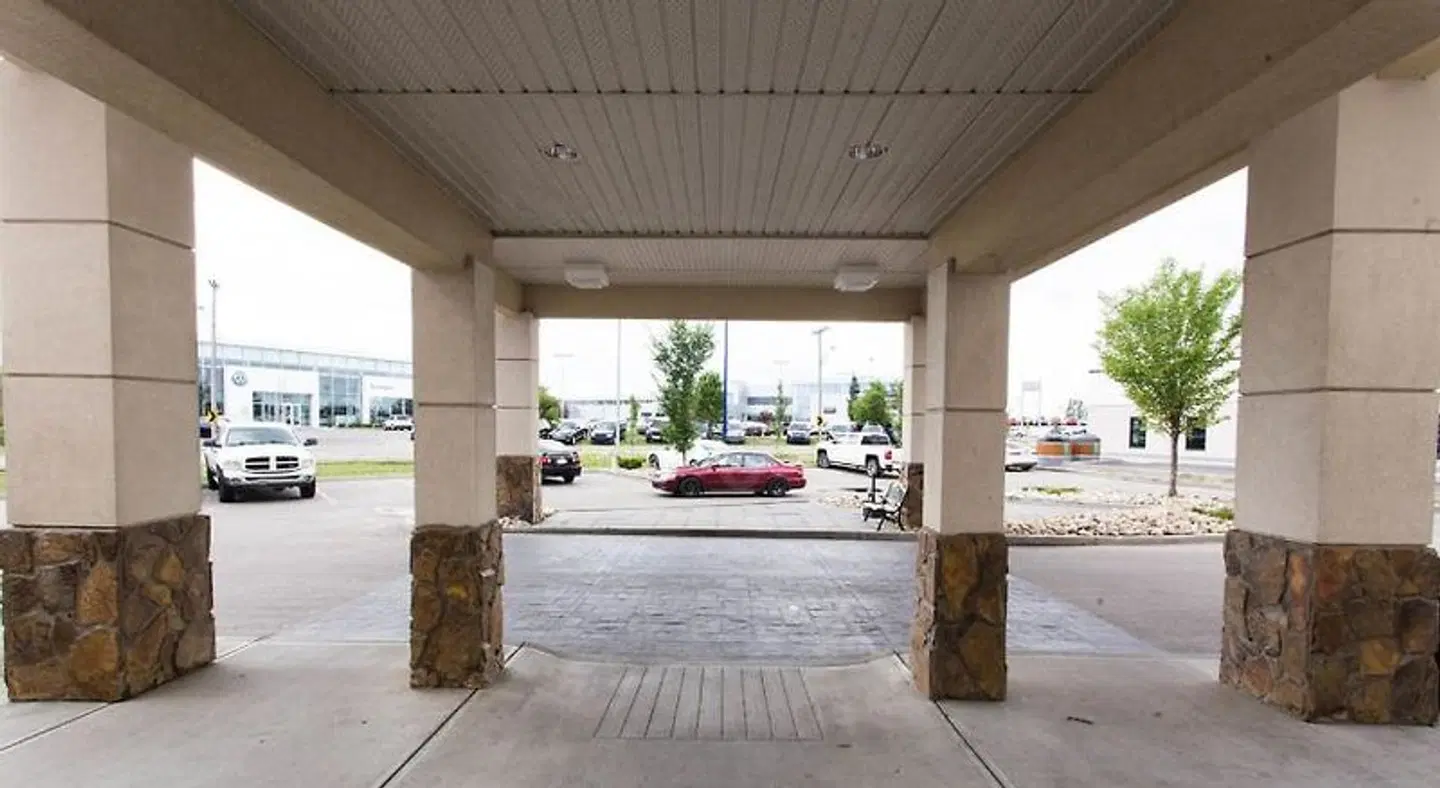 Best Western Plus South Edmonton Inn & Suites HEALTH_BEAUTY