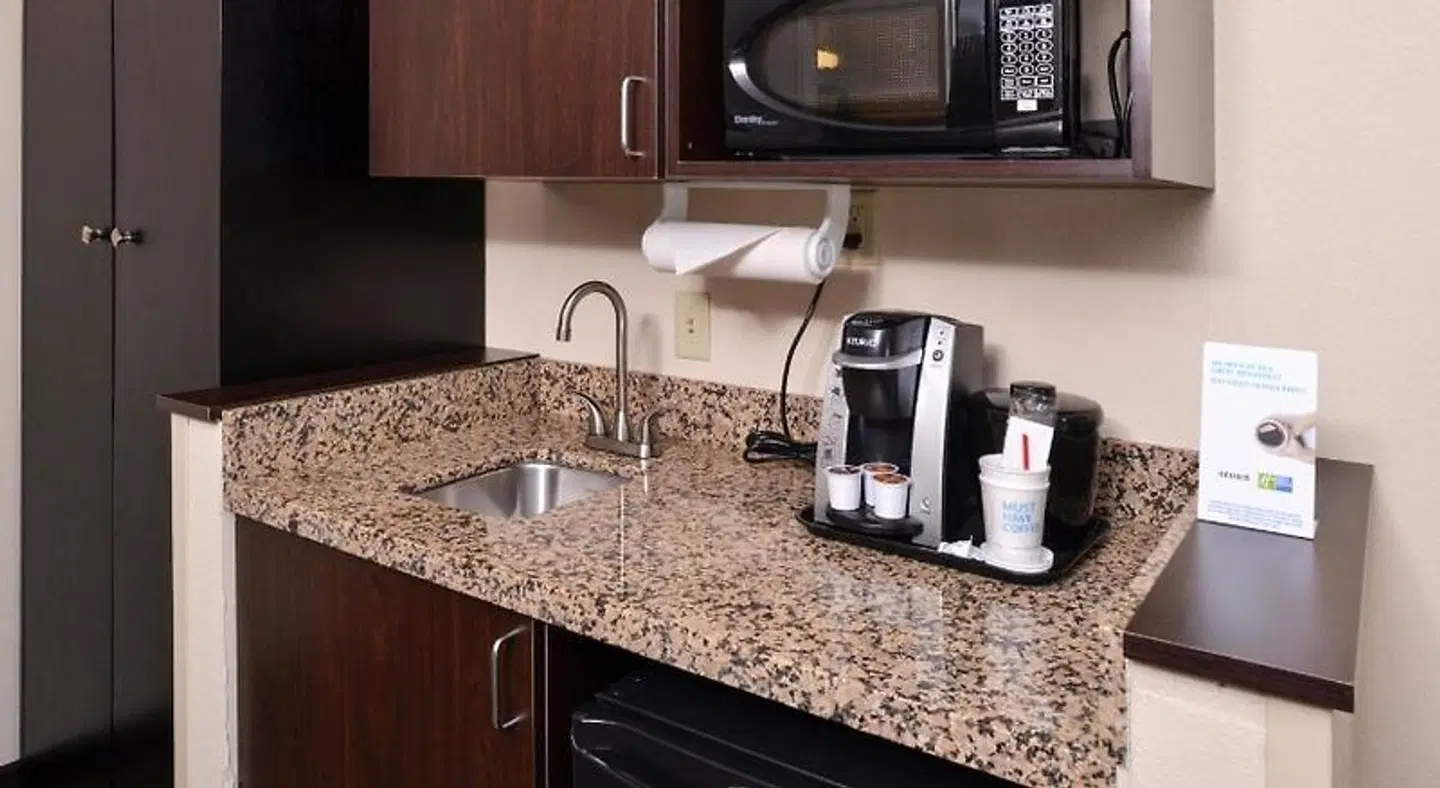 Holiday Inn Express & Suites Washington - Meadow Lands by IHG Badezimmer