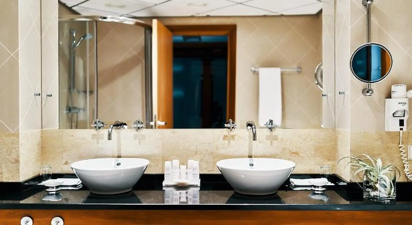 Radisson Blu Ridzene Hotel, Riga Badezimmer