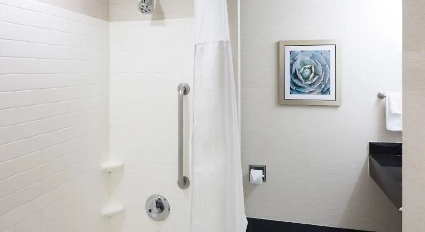 Fairfield Inn and Suites Phoenix Chandler Fashion Center Badezimmer
