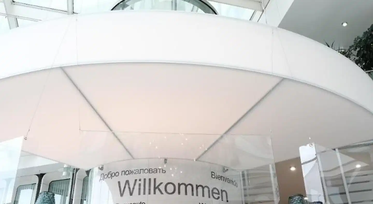 Webers · Das Hotel im Ruhrturm Modellaufnahme