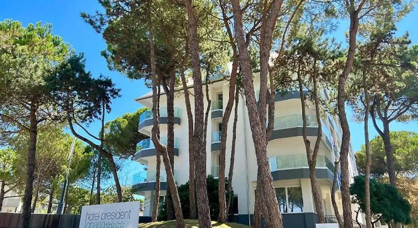 President EXTERIOR