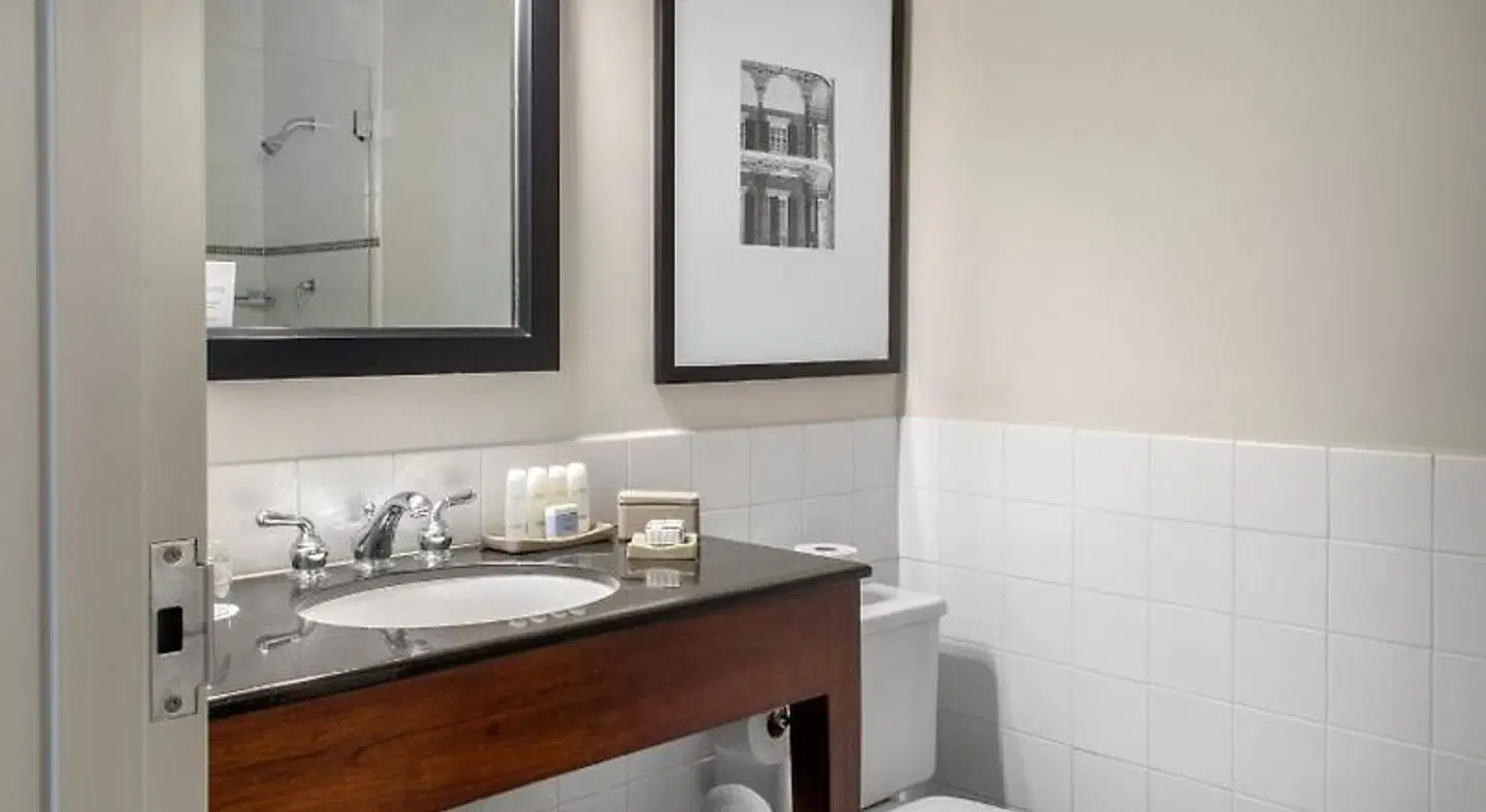 The Riverfront Hotel New Orleans Badezimmer