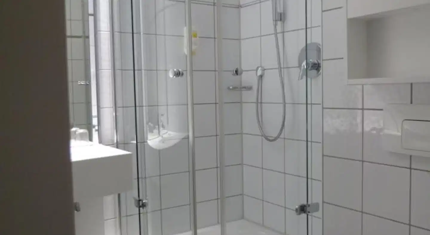 Comfor Hotel Badezimmer